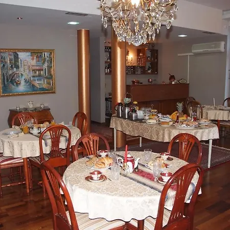 Hotel Octagon 4*
