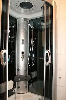 Octagon Hotel 4*