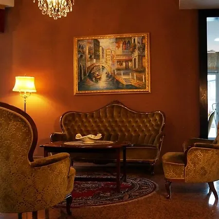 Octagon Отель 4*