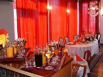 Octagon Hotel