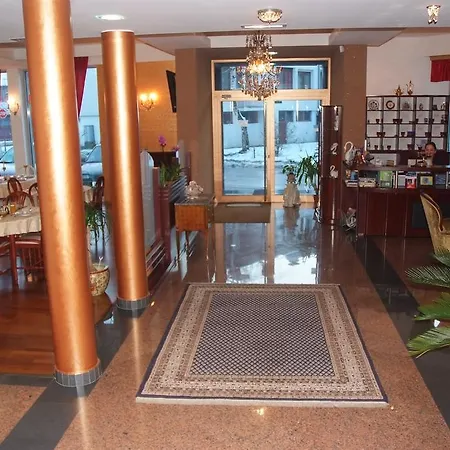 Octagon Hotel 4*