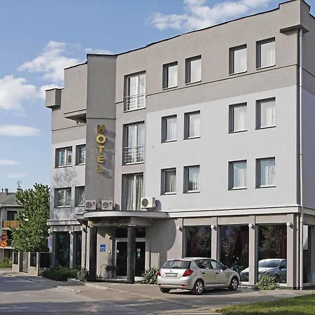 Octagon Hotel 4*