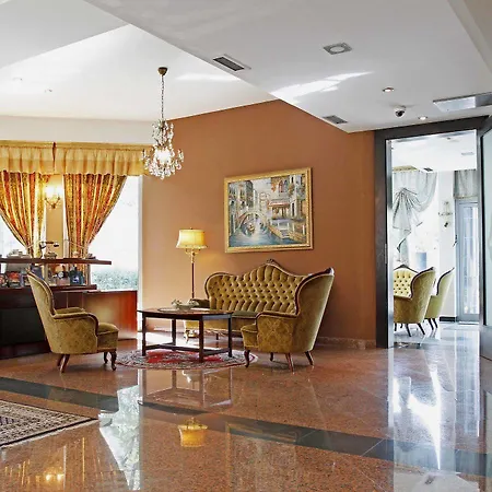 Octagon Hotel